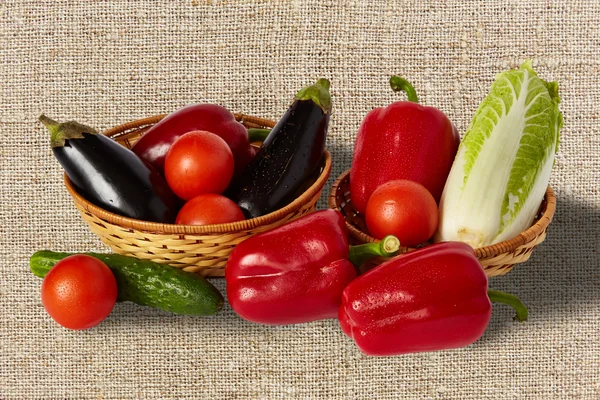 Sok lédús zöldséget és lédús gyümölcs — Stock Fotó