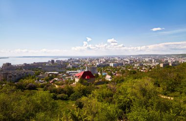 Saratov ve Volga görünümünden bir gözlem güverte