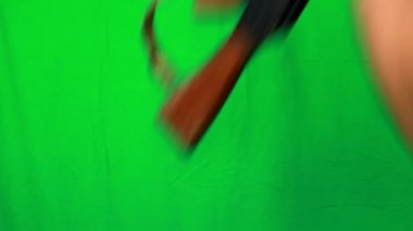 Ak-47 ile çeşitli dayak