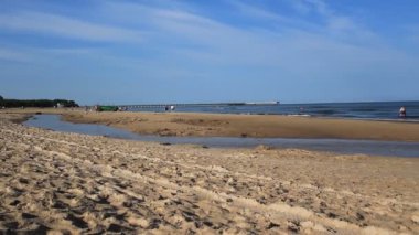 Deniz ve kumsal insanlara