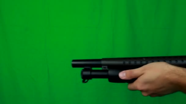Shotgun realoading e tiro — Vídeo de Stock