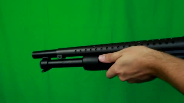 Shotgun Realoading och skytte — Stockvideo