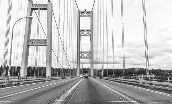 Scene over the Narrows steel bridge in Tacoma,Washington,USA. — Stock Photo, Image