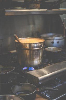 ABD'de Tay Restoran Tay curry gaz pişirme sırasında büyük bir sıcak pot soba..