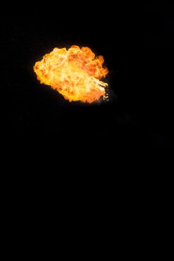 Güçlü alev, gerçek bir fotoğraf.      