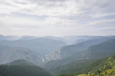 Dev Sibirya dağlarla Khamar-Daban.