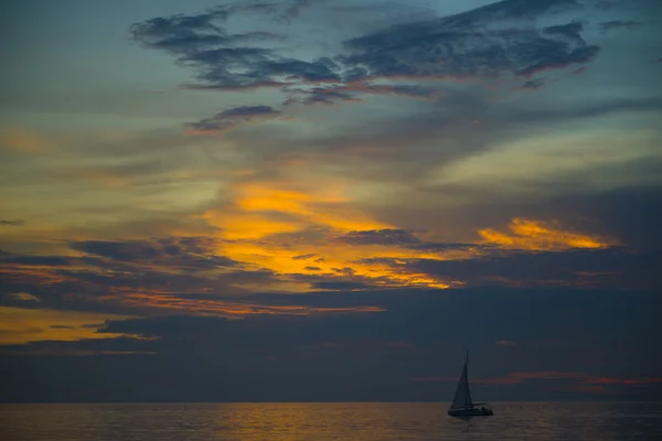 Coucher de soleil sur le golfe de Thaïlande . — Photo