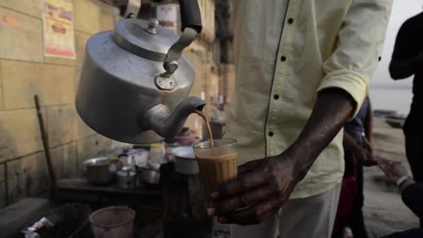 Індійська масала чай . — стокове відео