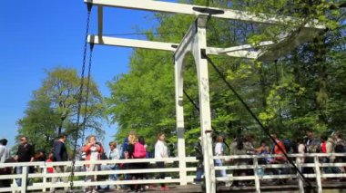 Lisse, Hollanda - 05 Mayıs 2016: Park Keukenhof, dünyanın en büyük Çiçek Bahçesi, Lisse, Hollanda yer alan.