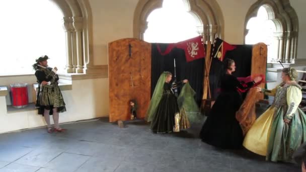 VIANDEN, THE LUXEMBOURG - AUGUST 03 2014: Vianden Castle  Medieval Festival. — Stock Video