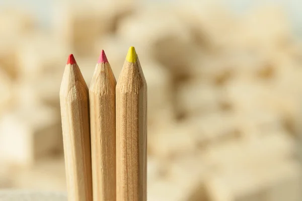 Три карандаша из дерева — стоковое фото