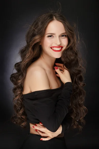 Nagyon szép Glamour lány plüss egészséges göndör haj laughin — Stock Fotó