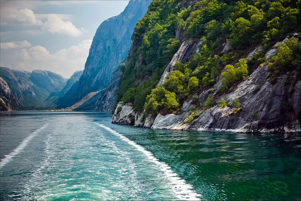 Muy hermoso paisaje natural en geirangerfjord en norway — Foto de Stock