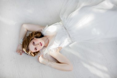 bir çok güzel şehvetli kız gelin gelinlik portresi