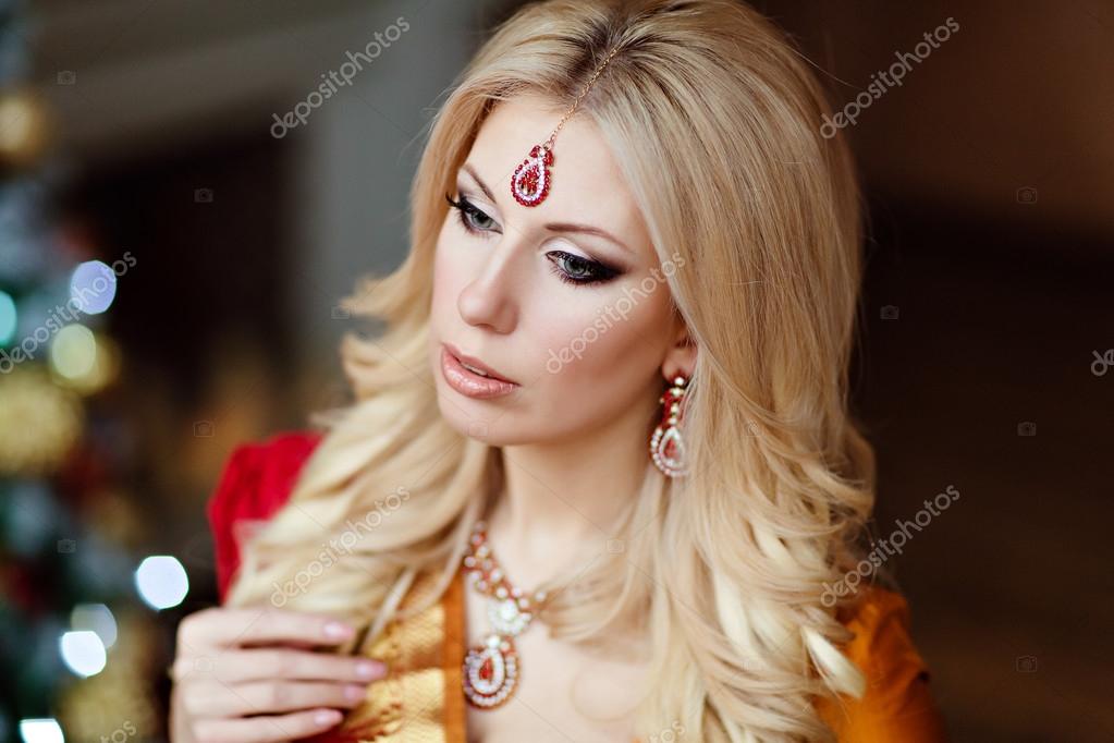 Indian Girls With Blonde Hair Beautiful Blonde Girl In Indian
