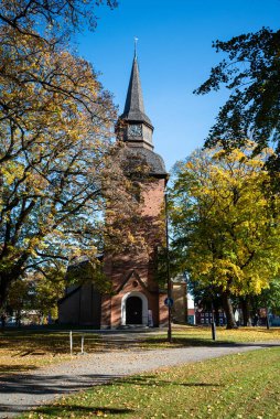 Eskilstuna, İsveç - 18 Ekim 2025: Fors kyrka (Fors Kilisesi), eski kilise başlangıçta keşiş Aziz Eskil 'in inisiyatifiyle inşa edilmiştir.
