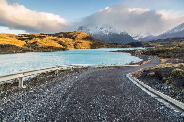 Belo dia no Parque Nacional Torres del Paine durante o inverno, Patagônia Chile — Fotografia de Stock