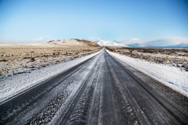 Kar yağdı yolda Milli Parkı