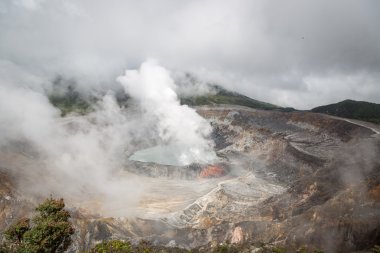 Poas Vulcano yakın