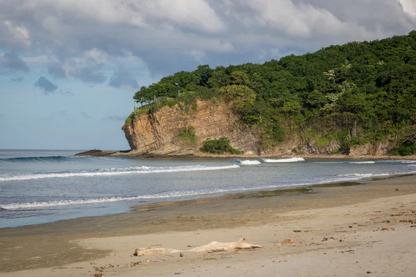 Praia de água vazia no sul da Nicarágua — Fotografia de Stock