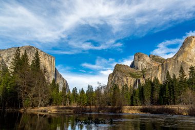 yosemite Milli Parkı içinde güzel manzara요세미티 국립 공원에 아름 다운 풍경
