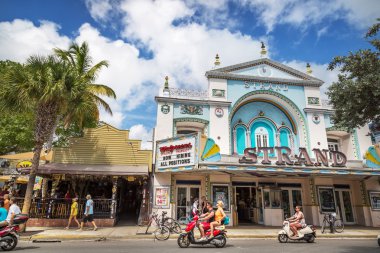 Turistik alanın tadını çıkaran çok az insan var
