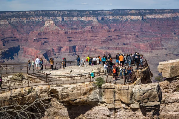 Big group of people in Grand Canyon — Stock Photo, Image