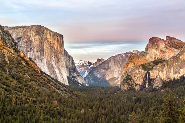 Utsikt över berg och natur — Stockfoto