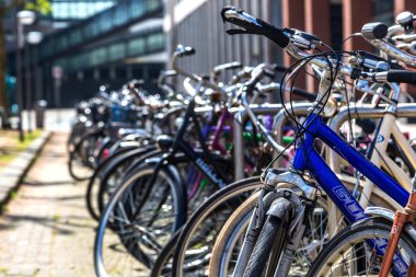 Bisiklet Park yüzlerce