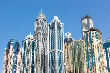 Dubai Marine güneşli gün