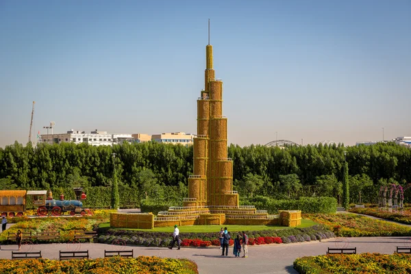Sunny day in Miracle Garden Park — Stock Photo, Image