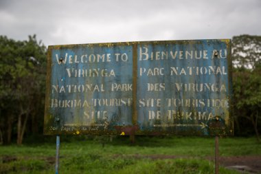 old sign welcoming people clipart