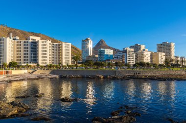 Camps Bay gün batımında