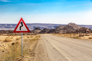 Çöl ortasında işaret