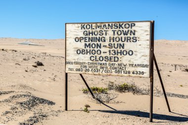Kolmanskop City hoş geldiniz işareti