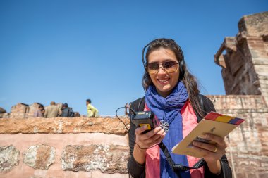 Ses kılavuzunu kullanarak turizm