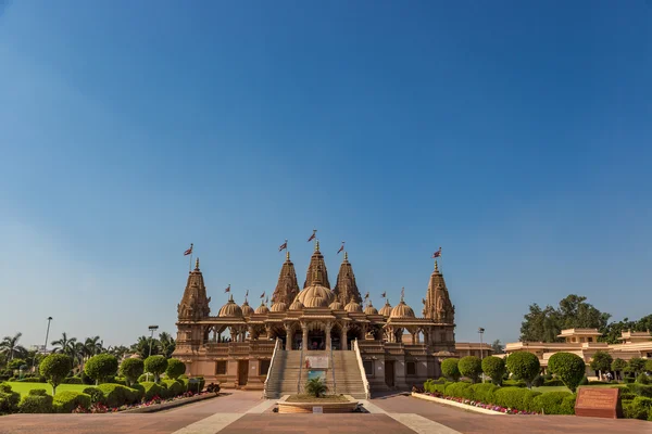 Templo hindú con cielo azul —  Fotos de Stock