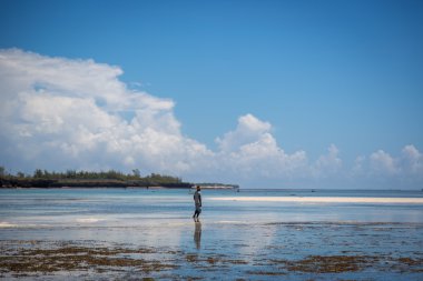 Güzel plaj keyfi turistler