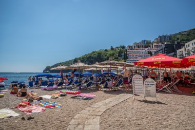 Budva plajlara yaz zevk insanlar
