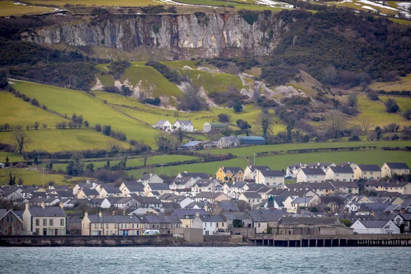 Maisons dans la vallée en Irlande du Nord — Photo