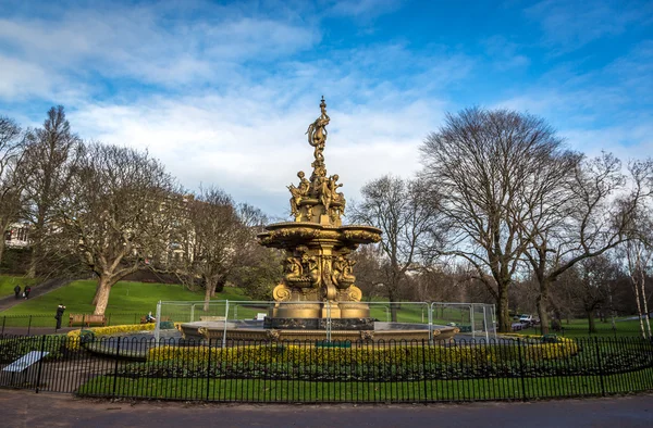 Pomnik publiczny w boulevard w Edynburgu — Zdjęcie stockowe