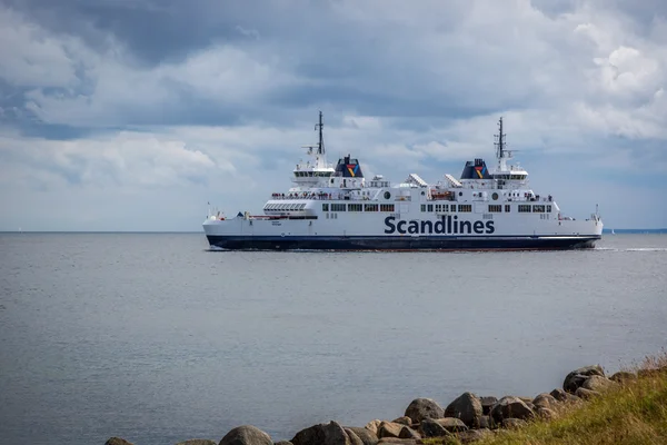 Scandlines prom podróżuje po morzu — Zdjęcie stockowe