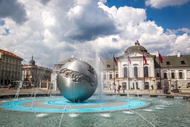 Mimari Bratislava şehir merkezinde zevk turist