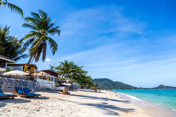 Touristes appréciant Koh Samui île — Photo