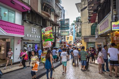 Macau sokaklarında büyük kalabalık konsantrasyonu