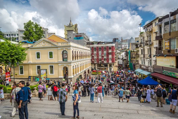 Große Konzentration von Touristen in der Innenstadt von Macau — Stockfoto