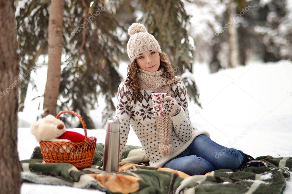 Cute Winter Picnic Dress For Girl Winter Beautiful Girl Sitting On