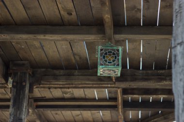 vitray ile eski bir gemide bir kandil