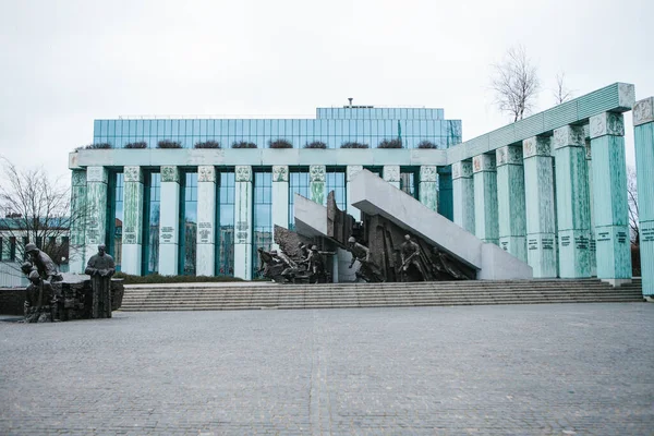 Польща, Варшава, 02 січня 2021: Пам'ятник Варшавському повстанню, присвячений Варшавському повстанню в 1944 році проти нацистських окупантів. — стокове фото