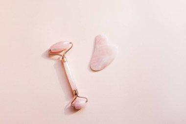 Yüz masajı ve guasha için paten.